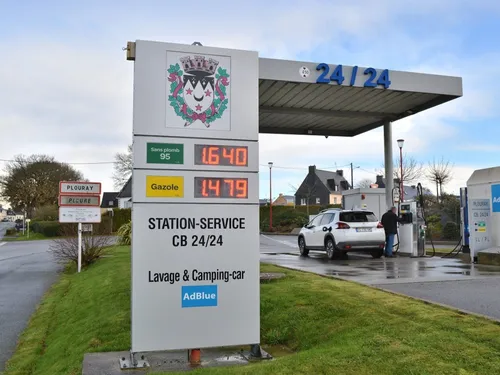 Spézet ouvre sa propre station service !